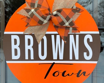 Cleveland Browns door hanger/ Cleveland browns fan decor/ Ohio decor/ Cleveland Ohio/ browns town/ NFL football fan gifts/ Browns Football