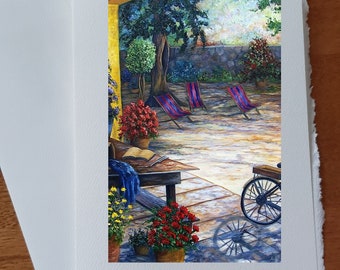 Carte anniversaire Paysage fleurs arrière-cour chaises, bicyclette et table pot de fleurs rouge bleue jaune orange carte sans texte