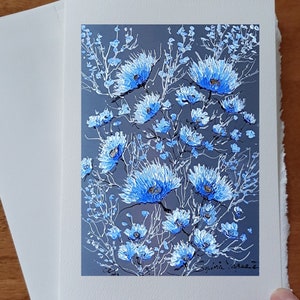 Carte Paysage d'été fleurs bleues de style contemporaine  une carte anniversaire souhait vœux sans texte avec enveloppe blanche à offrir