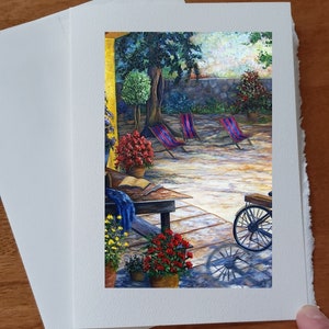 Cartão de aniversário árvores, casa de verão, cachoeira, mesa no quintal, bicicleta e vasos de flores, oferecidos como um cartão de felicitações duplo, desejo imagem 2