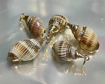 Natural Sea Shell Pendant | 18K Gold Plated Spiral Conch Shell | Sold by Pkg of 5 Pieces | Size 20~40mm
