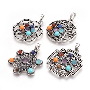 7 Chakren Edelstein Anhänger | Chakra Heilung Anhänger | silberfarbenes Messing | Verkauf per Stück | Größe 36-38x30-32 x 5 mm | Loch 5 x 8 mm
