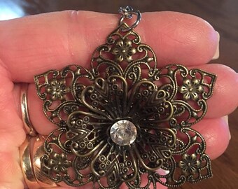 Pretty Gold Flower Keychain