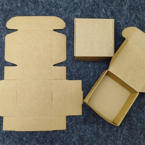 10 St. mini Kraftpapier Geschenkkarton / Schachtel 7,4 x 7,4 x 3 cm