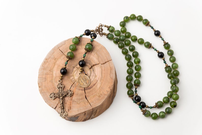 St. Patrick & St. Brigid Mens Irish Heirloom Vintage Catholic Rosary, Nephrite Jade and Black Onyx Handmade Green Rosary Beads image 2