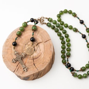 St. Patrick & St. Brigid Mens Irish Heirloom Vintage Catholic Rosary, Nephrite Jade and Black Onyx Handmade Green Rosary Beads image 4