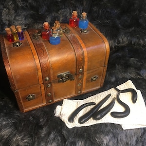 Larp healer, medic pack/ box, potion vial, Larper Healer Leach