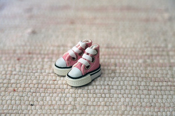 smallest baby shoes