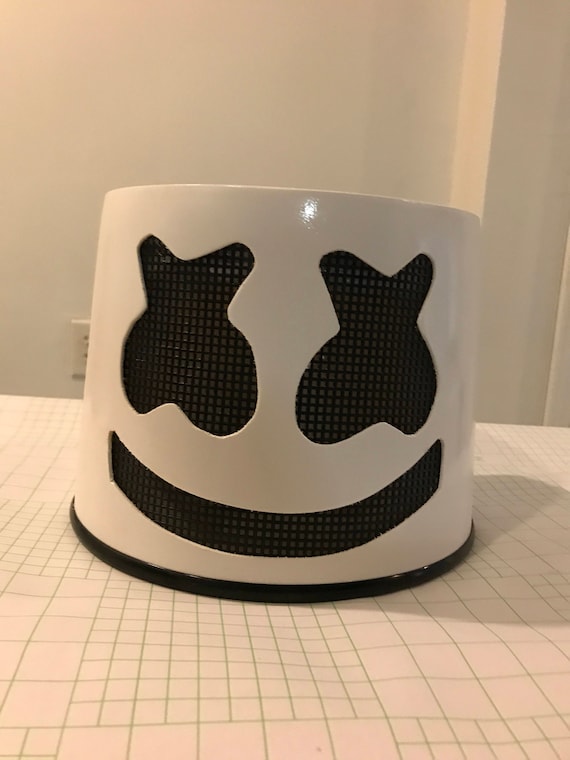 KIDS SIZE DJ Marshmellow replica helm | Etsy T shirt Marshmellow DJ (volwassenen en kind size)