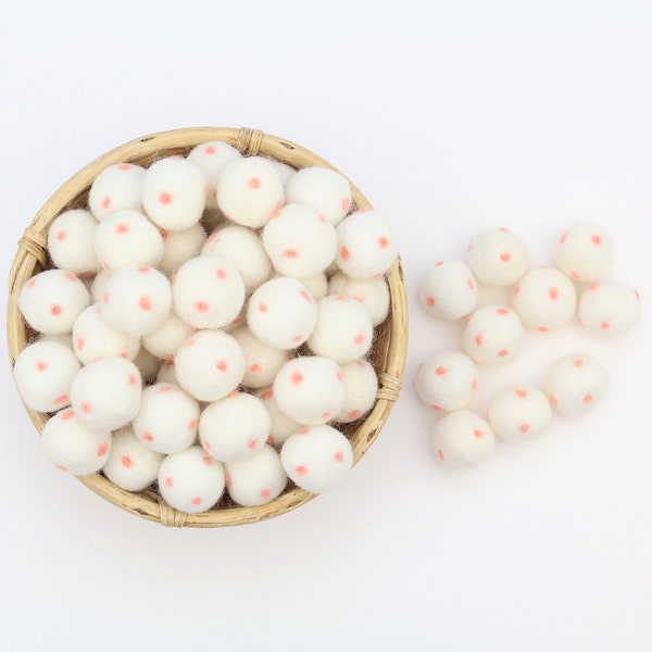 white / pastel-pink polka dot 2.5 cm felt balls for crafting felt balls with dots decoration Pom Poms Felt Balls Garlands Decoration colorful