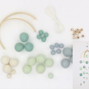 DIY Set Customizable DIY Mobile Colorful Children's Happiness Felt Balls DIY Kit Colorful Baby Gift Personalized Gift Craft Set