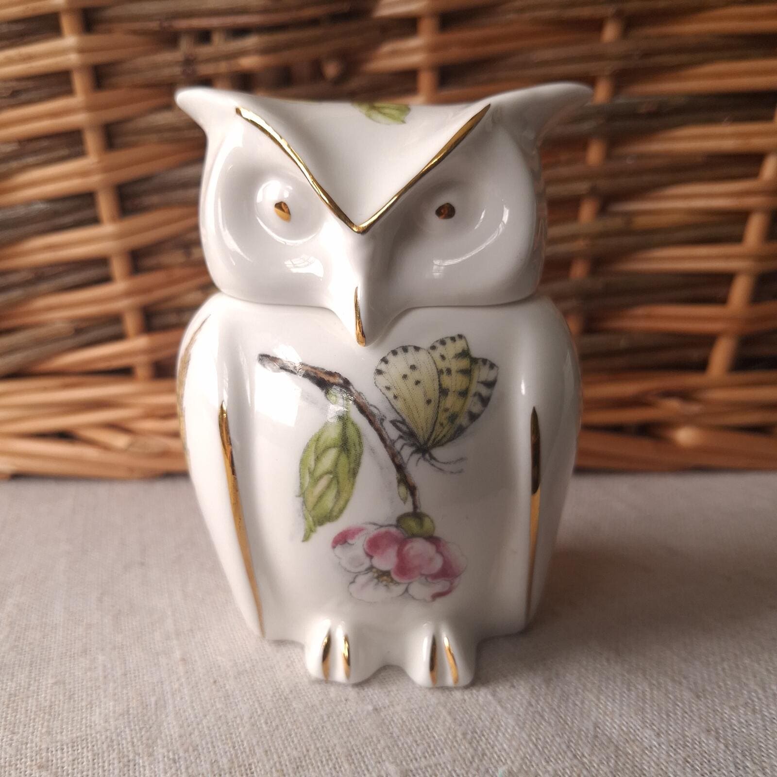 Anysley Nature's delight owl lidded trinket vessel