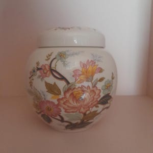Sadler England ginger jar