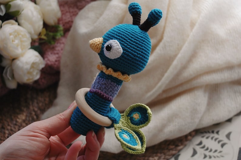 iradumi \u00b7 SET 3 PATRONES espa\u00f1ol \u00b7 Sonajeros loro flamenco pavo real \u00b7 PDF Patr\u00f3n Crochet \u00b7 Amigurumi crochet \u00b7 Crochet pattern \u00b7 rattle