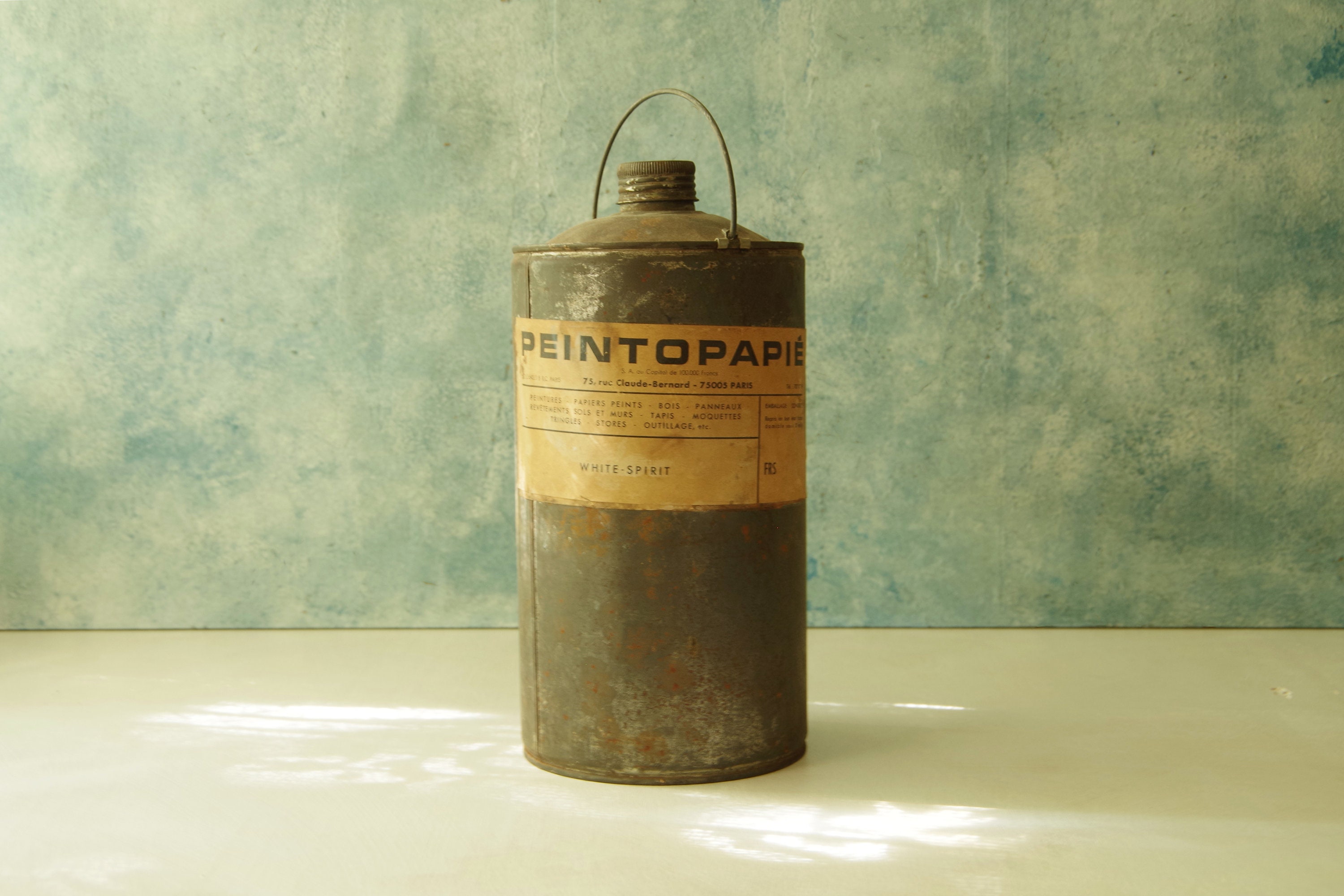 Français Zinc Vintage White Sprit Can