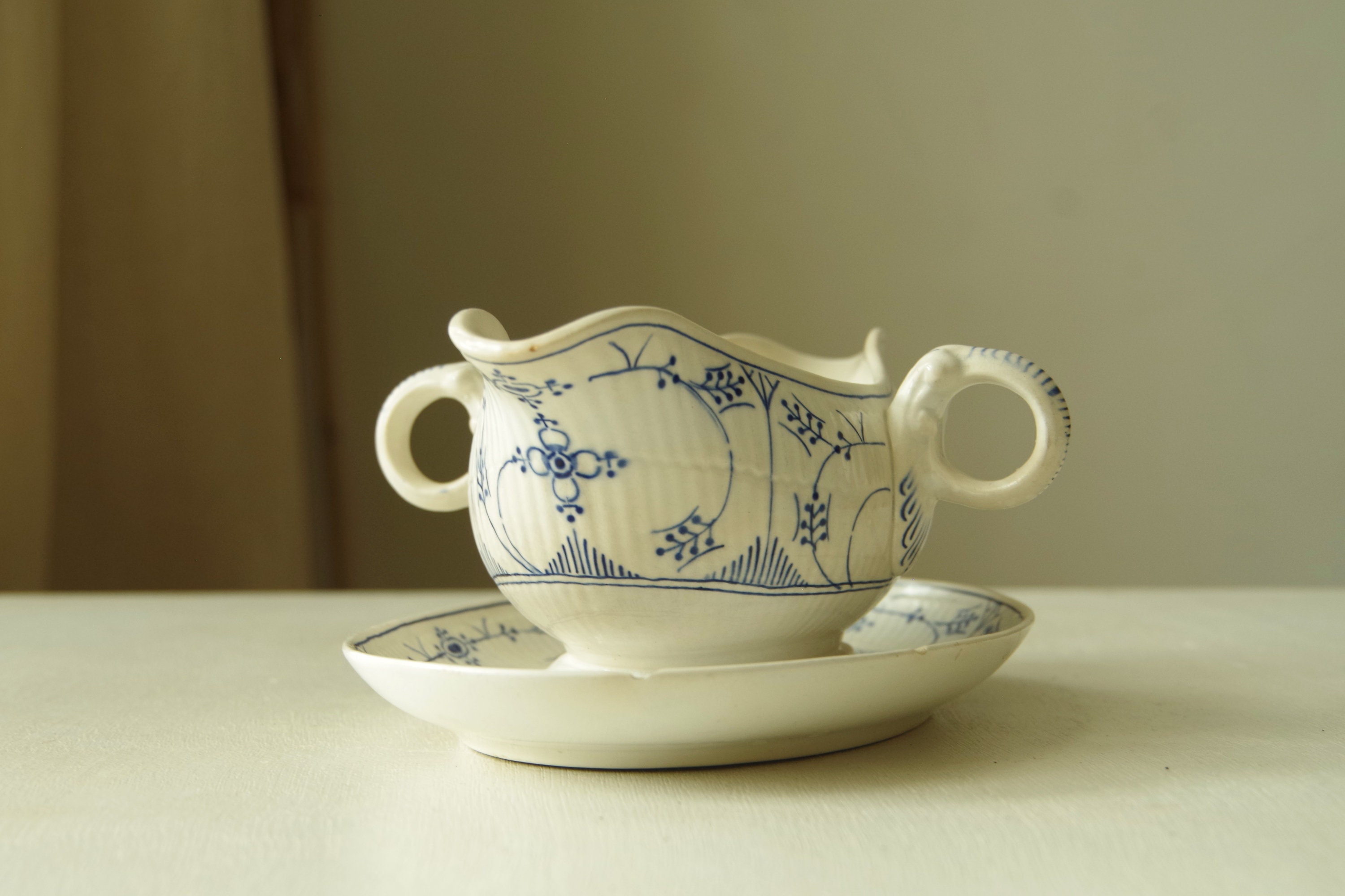 Français Ironstone Transferware Soucoupe, Gravy Bateau. Bateau à Sauce