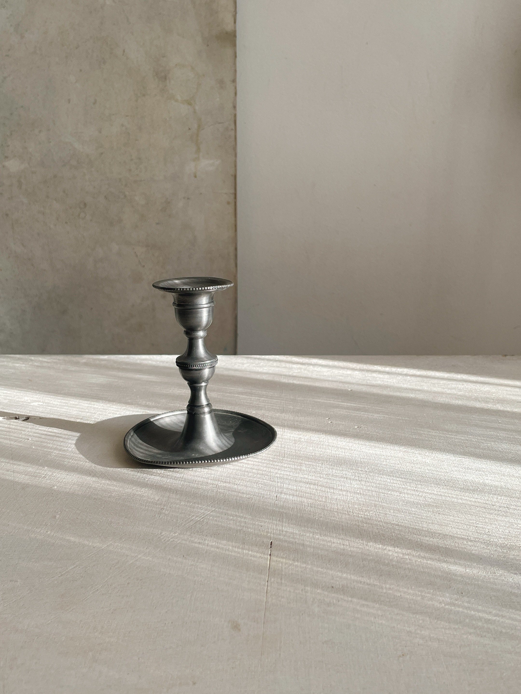 Bougeoir en Étain Français Antique