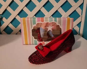 Zapatillas de rubí con cristales de Swarovski inspiradas en el regreso a Oz