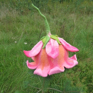 Schöne rosa Blumen Hut, Pixie Hut, Wintermütze, Feenhut, Theater Hut, Handgemachte Filzhut