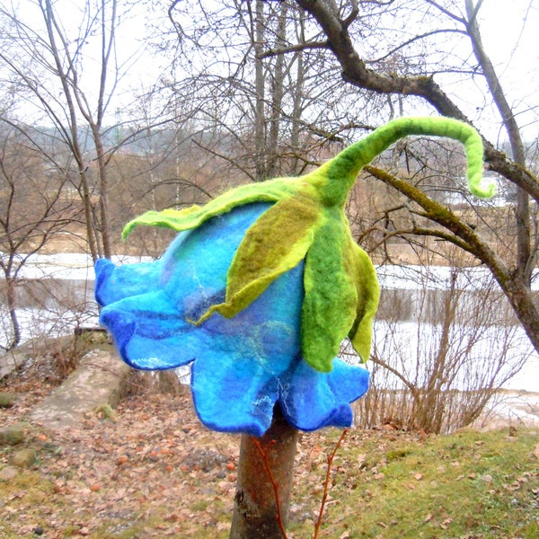 Beau chapeau en forme de cloche Cloche bleue Chapeau de fleur Chapeau de lutin Chapeau d’hiver Chapeau de fée Chapeau de théâtre Chapeau de feutre fait à la main