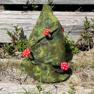 Felted Gnome Hat with Mushrooms – Forest Fairycore Hat – Handmade Elf Cap – Fantasy Festival Costume – Woodland Magic Cosplay