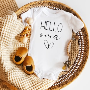 Hello Oma Baby Onesie ®, Pregnancy Announcement, Pregnancy Reveal for Grandparents,