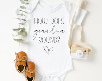 Pregnancy Announcement Grandparents, Grandma Gift, Baby Announcement Onesie ®,