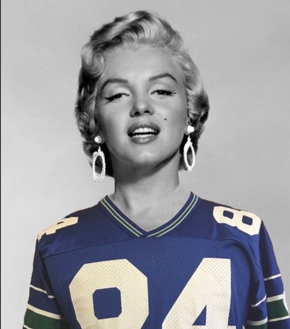 Marilyn Monroe Wearing a Seattle Seahawks Vintage Jersey - Etsy