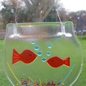 Goldfisch in einer Glasschale zum Hängen (Suncatcher) Gelb, Rot, Blau, Rot oder nach Wahl. liebevolles Geschenk MADE TO ORDER