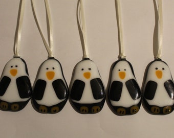 Adorno navideño o imán para nevera de pingüino de vidrio fundido (piezas individuales o juegos hechos a mano)