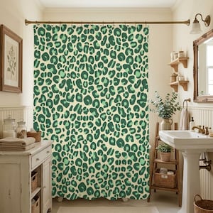 Groen douchegordijn met luipaardprint | Badkamerdecoratie met dierenprint