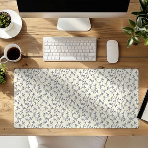 Floral Delicate Desk Mat