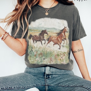 Running Horses T-shirt | Vintage Equestrian Scenic Tee Vintage Horse Rodeo Western Tee Pepper
