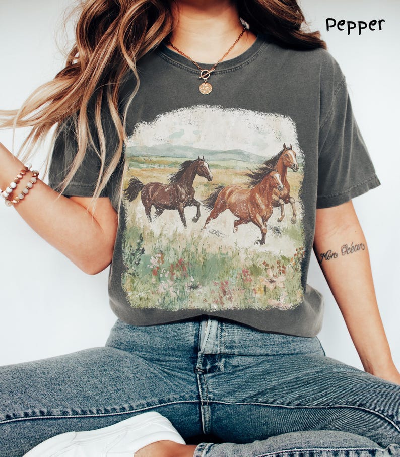 Running Horses T-shirt | Vintage Equestrian Scenic Tee Vintage Horse Rodeo Western Tee Pepper