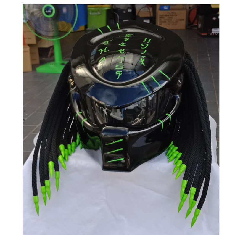 Full face Predator helmet,Custom helmet,Handmade helmet,Airbrushed helmet,Painted helmet,Motorcycle helmet,Casque helmet
