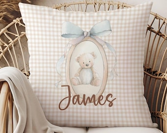 Kudde med eget namn för nallebjörn, barnrumsdekor med nallebjörn, vintage gosedjur med nallebjörn, monogramkudde, beige gingham, Cottagecore