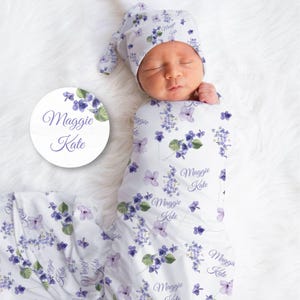 Conjunto de pañales con flores violetas, pañales con flores violetas, manta de bebé personalizada, manta violeta morada, regalo de baby shower violeta, fotos de recién nacidos