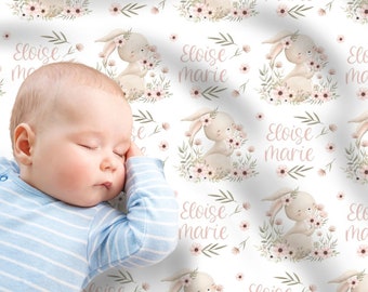 Bunny gepersonaliseerde deken, aangepaste bunny babydeken, douchecadeau, bos kinderdagverblijfdeken, wiegdeken, prop pasgeboren foto's, bloemennaam