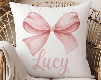 Coquette aangepaste naamkussen, roze strik decor kinderkamer, cadeau voor kinderkamer, babycadeau voor meisjes, gepersonaliseerd cadeau voor meisjes, monogram kussen
