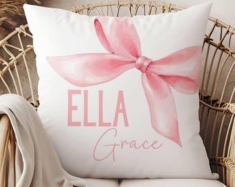Coquette aangepaste naamkussen, roze strik decor kinderkamer, cadeau voor kinderkamer, babycadeau voor meisjes, gepersonaliseerd cadeau voor meisjes, monogram kussen