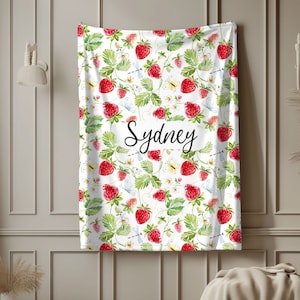 BABYNAMEN-Decke, ERDBEERE-Aquarell, personalisierte Kleinkind-Mädchen-Decke, Neugeborenes Mädchen-Geschenk, Kinderzimmer-Babyparty-Geschenk. Benutzerdefinierter Name Mädchen