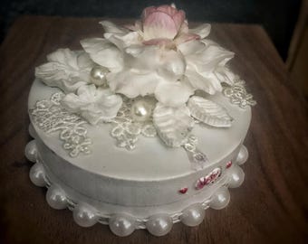 Pin and White Wooden Compact Mirror
