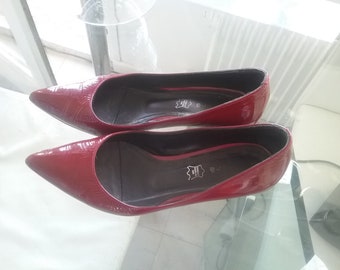 Vintage André Pumps aus rotem Lackleder mit kleinem Absatz Größe 39