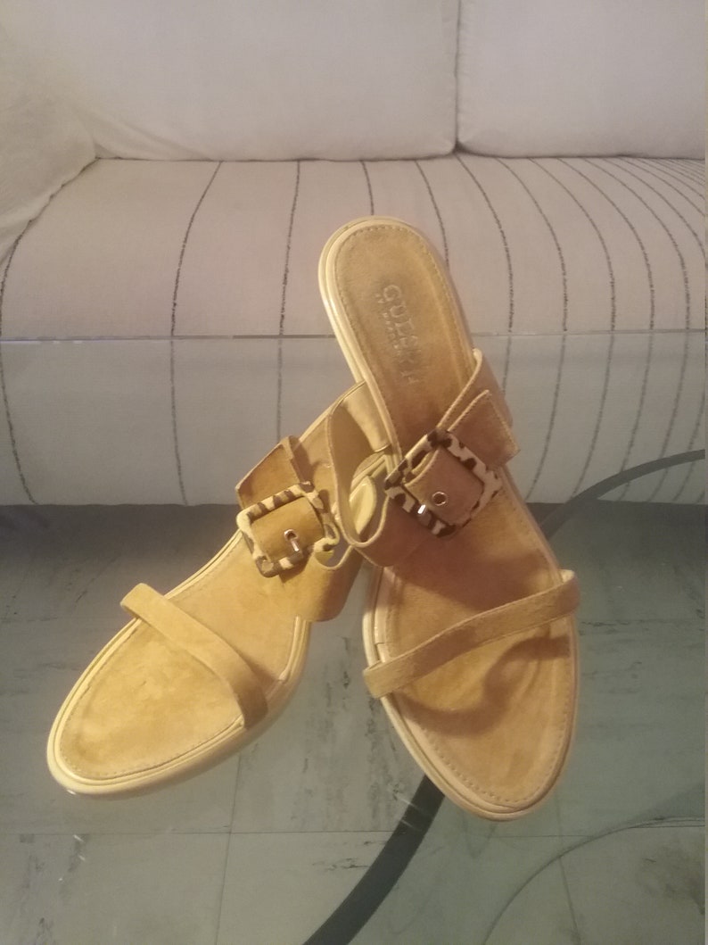 Guess vintage 90s beige suede Sandals size 40