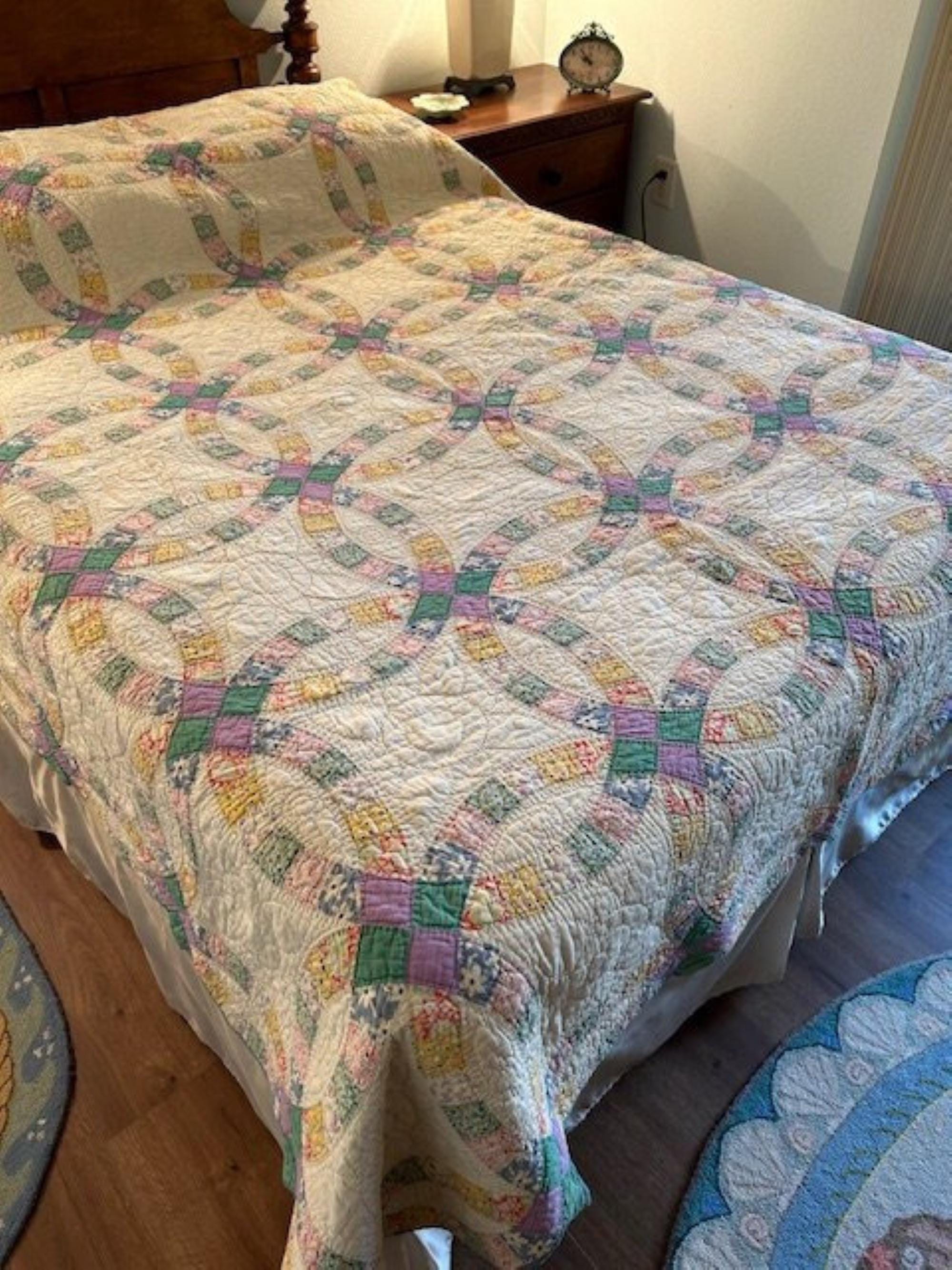 Antique Double Wedding Ring Quilt: Hand-quilted, Green  Double Wedding Ring Quilt Lavendar Green Embroidered Floral Farm Cottage Vintage main image 0