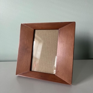 Optical Illusion Square Picture Frame