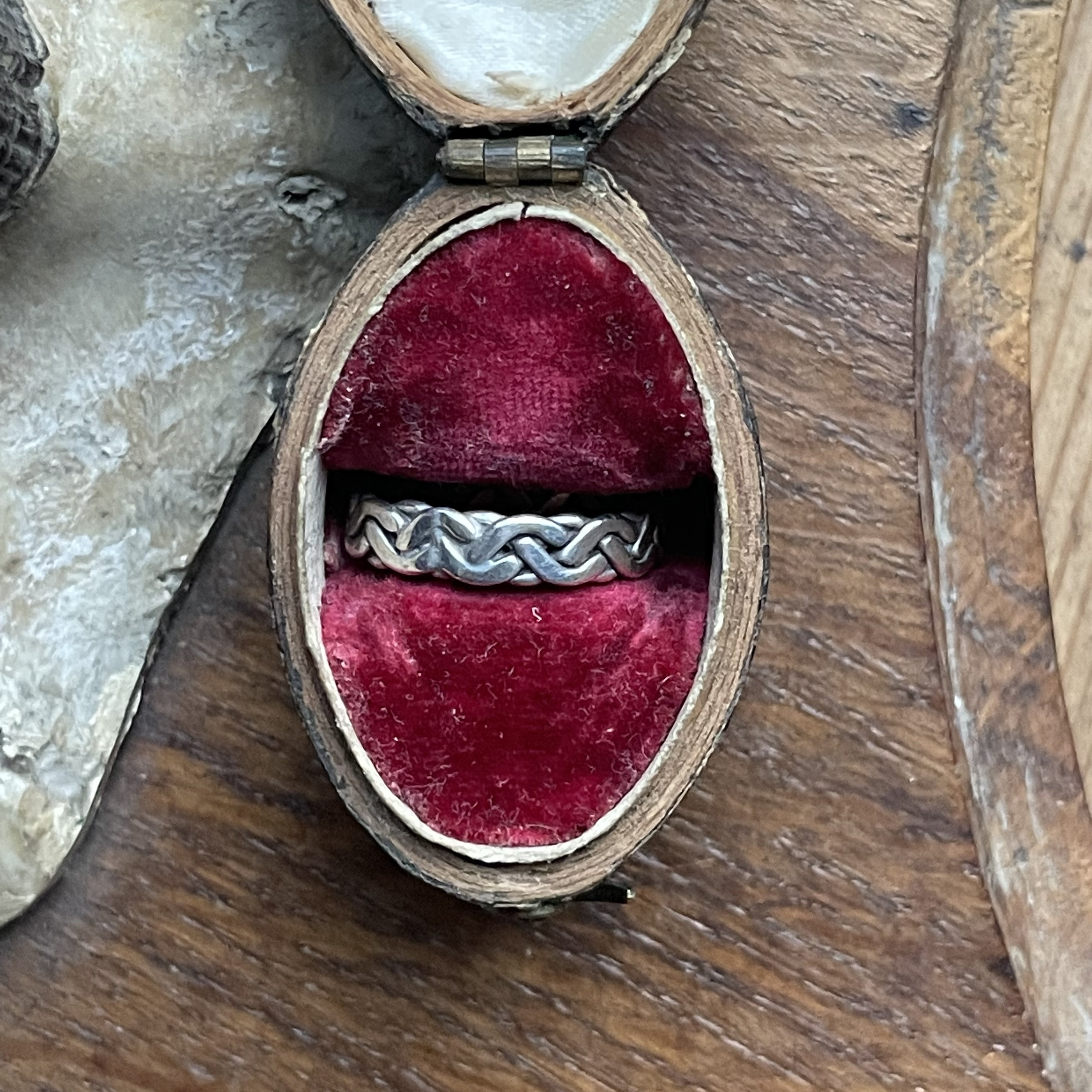 Fabulous Vintage Sterling Silver Band Ring - Hallmarked 925 - Size 