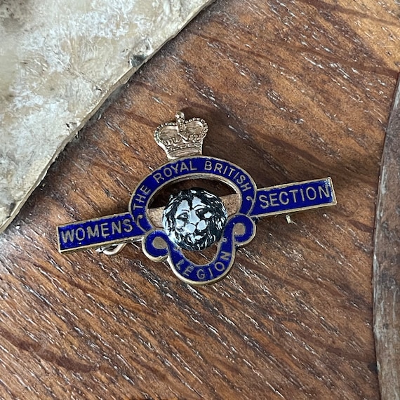 Vintage Gold Tone Enamel Shield Pin Brooch Badge … - image 1