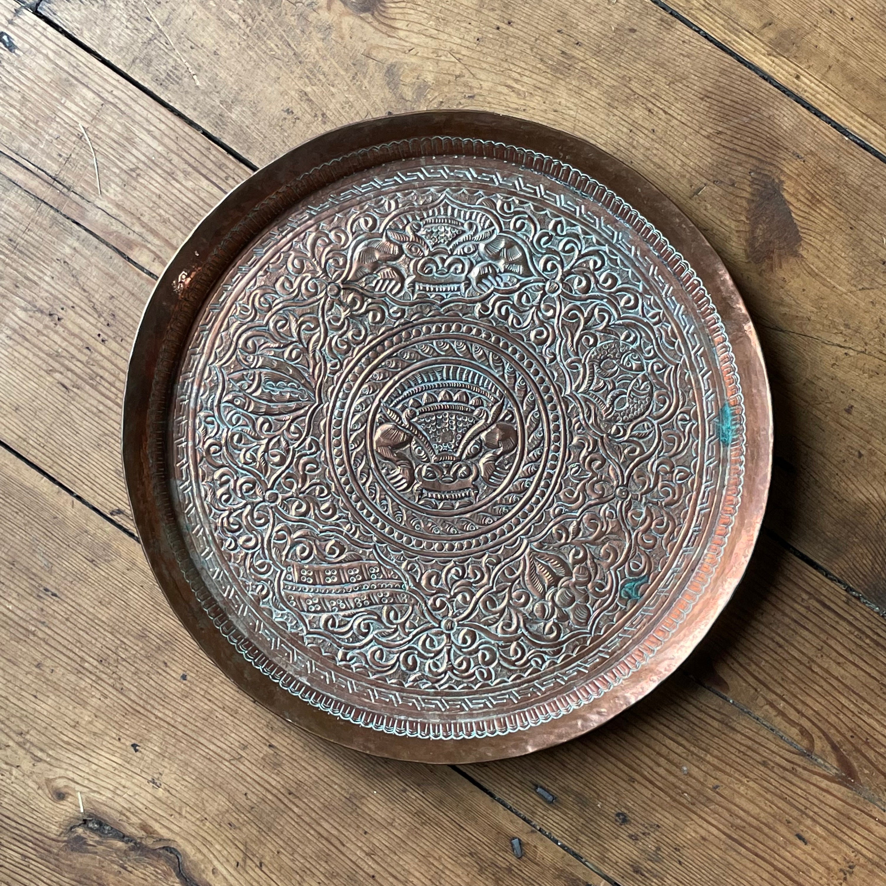 素晴らしいアンティーク メキシコ製 銅製 ハンマー加工 トレイ 花柄