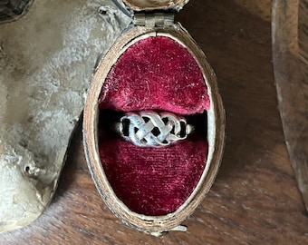 Fabulous Vintage Sterling Silver Band Ring Celtic Knot Wicca  - Hallmarked 925 - Size M 1/2 -
